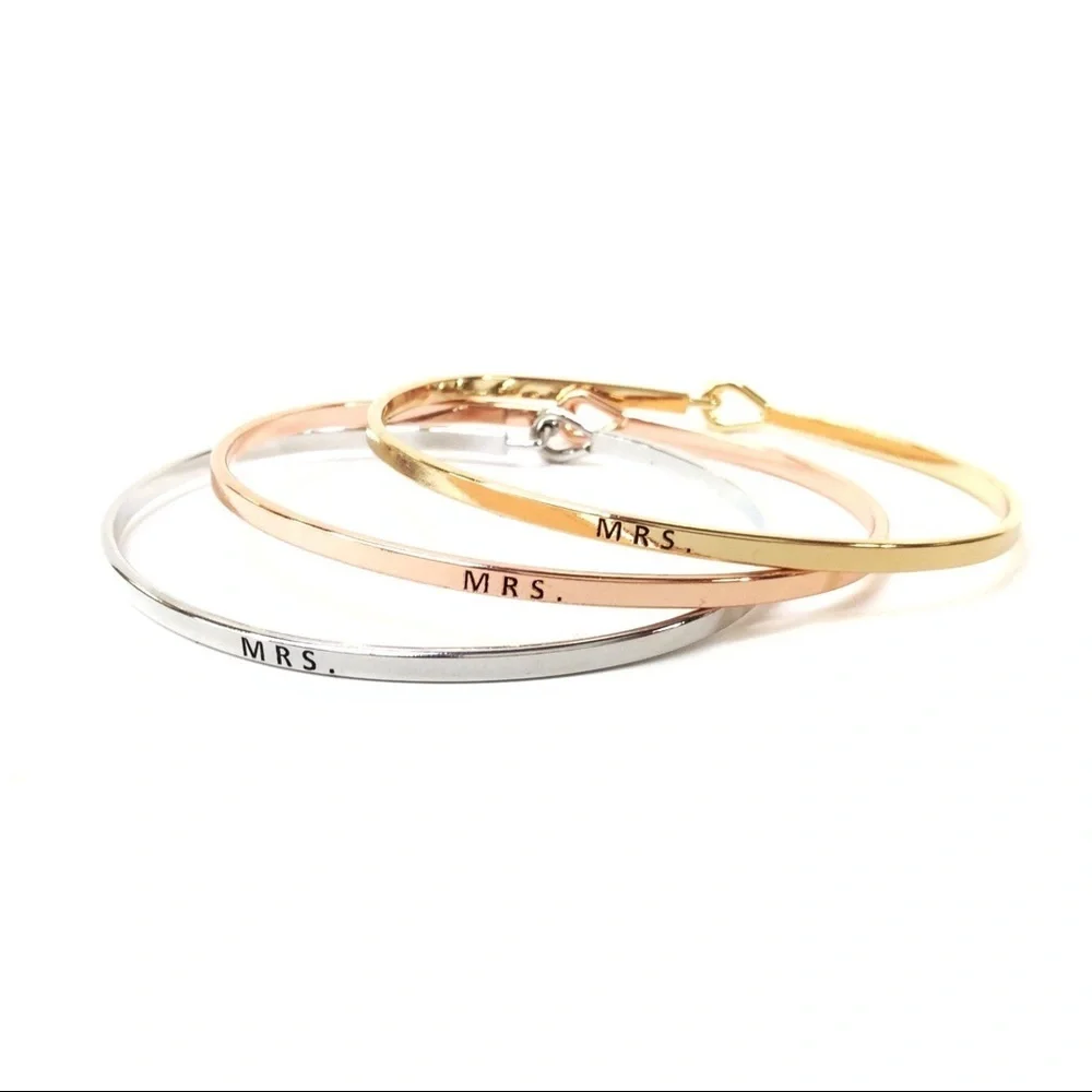 Mrs. message bracelet